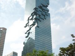 MRT→BTSを乗り継いで、久々のマハナコンタワー