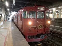 それでは、しなの鉄道で大人気の観光列車『ろくもん』に乗車します。私たちが乗車したのは長野駅→軽井沢駅まで。
