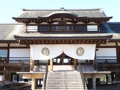 こちらも時間があったら寄りたかったお寺、ではなくカフェ
大きな窓の外には北潟湖が広がり雰囲気抜群、メニューの甘味もすご～く美味しそうでしたが、ゆっくりできる時間がなく諦めました。