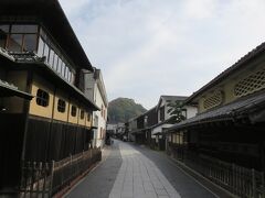 たけはら町並み保存地区・・・安芸の小京都

歴史的建造物が立ち並ぶ　情緒ある町並み

普段の生活の中に　江戸時代後期に栄えた商人文化の歴史探しながら

まちあるきMAP　片手に　散策

立派な屋敷や　由緒あるお寺など

どれも美しく　竹原カラー　感じます

お抱え地蔵に　願いを込め　様々な竹原格子　探してみたり

ノスタルジー＆スタイリッシュな時間　過ごすことができました　

