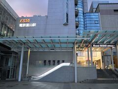 早朝の電鉄富山駅です。
立山黒部アルペンルートの「WEBきっぷ」を予約しています。