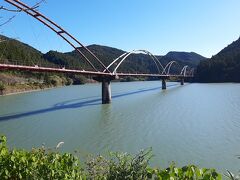 天竜川のダム湖にかかる、夢のかけ橋。