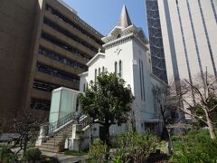 = 日本キリスト教会/横浜海岸教会 =
明治5年(1872年)3月10日に創立。
151年の歴史を持つ本邦最初のプロテスタント.キリスト教会です。

今の聖堂は昭和8年(1875年)に建立。
平成27年(2015年)に大改修工事が行われました。