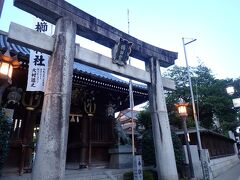 朝食前にホテルからほど近い「櫛田神社」へ。