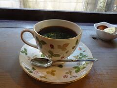 不動茶屋で一休み

これから後半に備える。