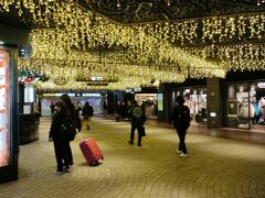 天神地下街は　デコレーションされて
クリスマスムードいっぱい
とてもきれいでした