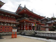 耕三寺博物館
広い敷地全体が博物館となっています