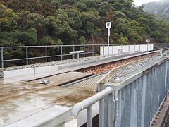 甲浦駅で下車。