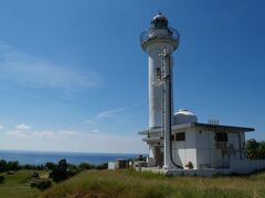 「西埼灯台（いりさきとうだい）」です。

昭和32（1957）年に建設された日本最西端の灯台です。

この方角に台湾があるのですが、その姿を見ることはできませんでした。