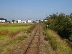 益子駅を出発。軽快に真岡鐵道線を行く。
私の隣には、黒い布を頭からかぶったイスラム圏の服装の女性が立って、スマホで前方の動画を撮っていた。
イスラム圏の女性の中にも、鉄ちゃんはいるんですねえ（感心）。