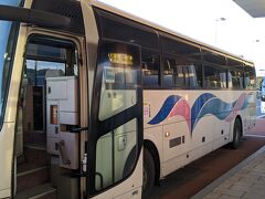 大分空港から豊後高田市役所バス停まで移動。片道1,400円は高いなあ