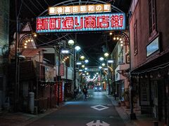 お神輿の巡幸ルートと並行している豊後高田のメイン観光地である「昭和の町」
