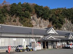 竹田市の中核駅である豊後竹田駅に到着。在来線なのに宇佐からの運賃は2,530円もかかりました