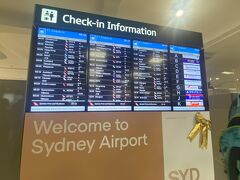 シドニー国際空港到着。