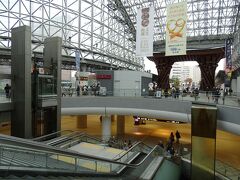 もてなしドームは地下にもある。

この後金沢駅構内のお店でお酒を購入し、次の目的地へ向かった。