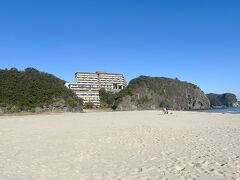 美しい入田浜のビーチで心地よい時間が過ごした後はホテルへ戻ってゆったり・・・