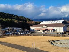 富士山レーダードーム館の後は同じ敷地にある、道の駅富士吉田へ向かいます。