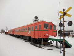 　下川に来ました。バスターミナル横の広場には、このような気動車があります。かつての名寄本線・下川駅跡です。