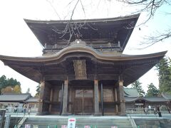 阿蘇神社でお参りしました。