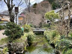 醒井宿
旧中山道に沿って流れる地蔵川
街道に沿って、小川が流れている宿場町は珍しいのでは？