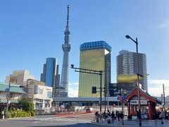 東武浅草駅からスペーシアXに乗ります。一番近い出口から出れば、京成浅草駅から徒歩5分くらい。