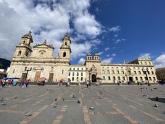 カテドラル。Googleではオープンだったのですがクローズでした。