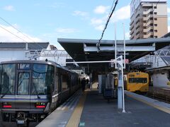 「赤とんぼ」号でJR山陽本線の竜野駅に出て、その駅から播州赤穂行の電車の乗り換えます。