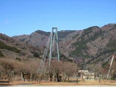 もみじ谷大吊橋（栃木県那須塩原市関谷）
こちら側から見るのは珍しいです。
紅葉の時期の方が似合いますね。
