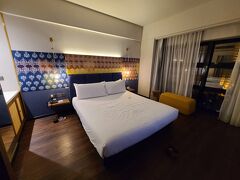 klccエリアのホテルマヤに滞在です。
大きなホテルで部屋は普通だけど広め、ツインタワー近くで、景観が良くリゾート感が味わえます。