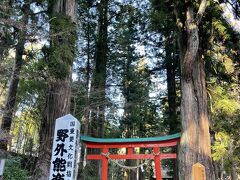 中尊寺鎮守の白山神社　中尊寺開基の慈覚大師円仁が加賀の白山比咩神社から勧請したという