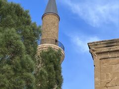 セリミエジャミィは、13世紀に教会として建てられましたが、その後オスマントルコによってモスクに変えられたそうです。