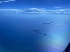 パッタヤー沖のラン島、パイ島。
窓が少し暗くなっていたので変な色。