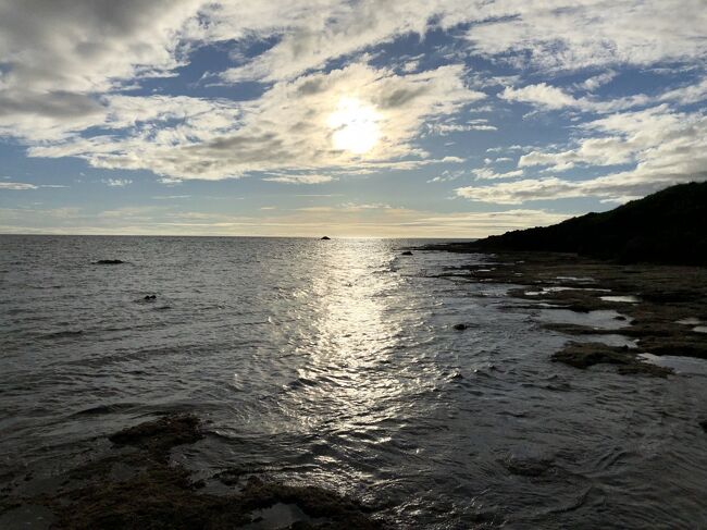 最後に<br /><br />来間島の長間浜からの<br /><br />夕日をいくつか<br /><br />