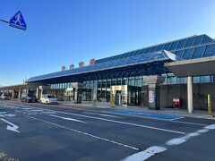 松山市駅からリムジンバスで松山国際空港に着きました。