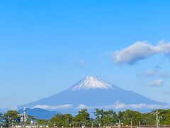 みほしるべ（静岡市三保松原文化創造センター ）の屋上からの富士山も素晴らしいですね。
