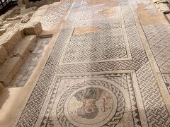 10分ほど走ってクリオン古代遺跡に到着。
ローマ時代の3，4世紀のものだそうです。