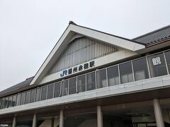 姫路駅始発の４両つないだ電車は、乗客が少ないまま播州赤穂駅に到着しました。
この電車は相生駅で山陽本線の電車に連絡するのですが、その電車が岡山行きではなく上郡行きだったため乗客が少なかったと思います。