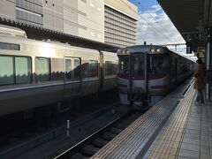 姫路駅で、はまかぜ1号（８：５８発）に乗ります。
