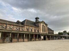 先ほどの駅舎が新しい台鉄台中駅。これに隣接する形で古い台中駅の駅舎が残されていた。