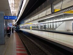 福岡空港に到着後、西鉄福岡(天神)駅まで移動。
西鉄福岡(天神)駅から、特急に乗って大牟田に向かいます。