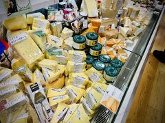 大丸地下のチーズ屋さんでチーズフォンデュのチーズ買って