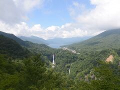 中禅寺湖と華厳の滝
右側の小さいのは白糸の滝
とんぼが沢山飛んでました