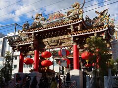 その次は関帝廟へ。三国志で有名な関羽を祀った立派な霊廟です