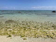 藪の間を抜けて、海が見えてくると絶景に絶句。。。
こんな綺麗な海・・・さすが石垣島！

こんな綺麗なのに誰もいないなんて、贅沢過ぎます。