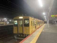 昔の小郡、新山口駅。
ここで黄色い電車に乗り換え。