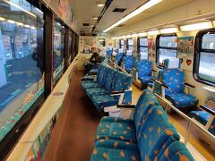 熱海からリゾート21キンメ電車で伊東に移動です。