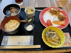 3日目の朝ごはんです。
ブルーシールアイスクリームを食べるために気持ち控えめにしています。