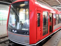 箱根登山電車は箱根湯本から強羅まで、約40分で走る日本で有数の本格的な山岳鉄道です。