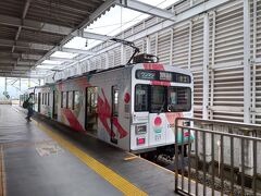 電車の時間がやってきましたので、上田電鉄別所線に乗り込み、本日の宿泊地である別所温泉へ向かいます。昔の東急の車両ですね、嗚呼懐かしや…

今日は金曜日なので、下校する高校生たちも何人か乗ってました。こういうローカル線はその地域の日常の光景が覗けるのも１つの楽しみです。

