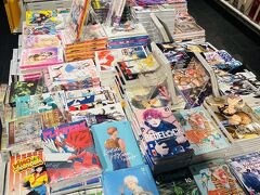 1時間ちょっとであっという間に着きました。

ナポリ中央駅の本屋さんにて日本の漫画をたくさん発見！
わりと最近の漫画も既に翻訳されて並んでることにびっくり。